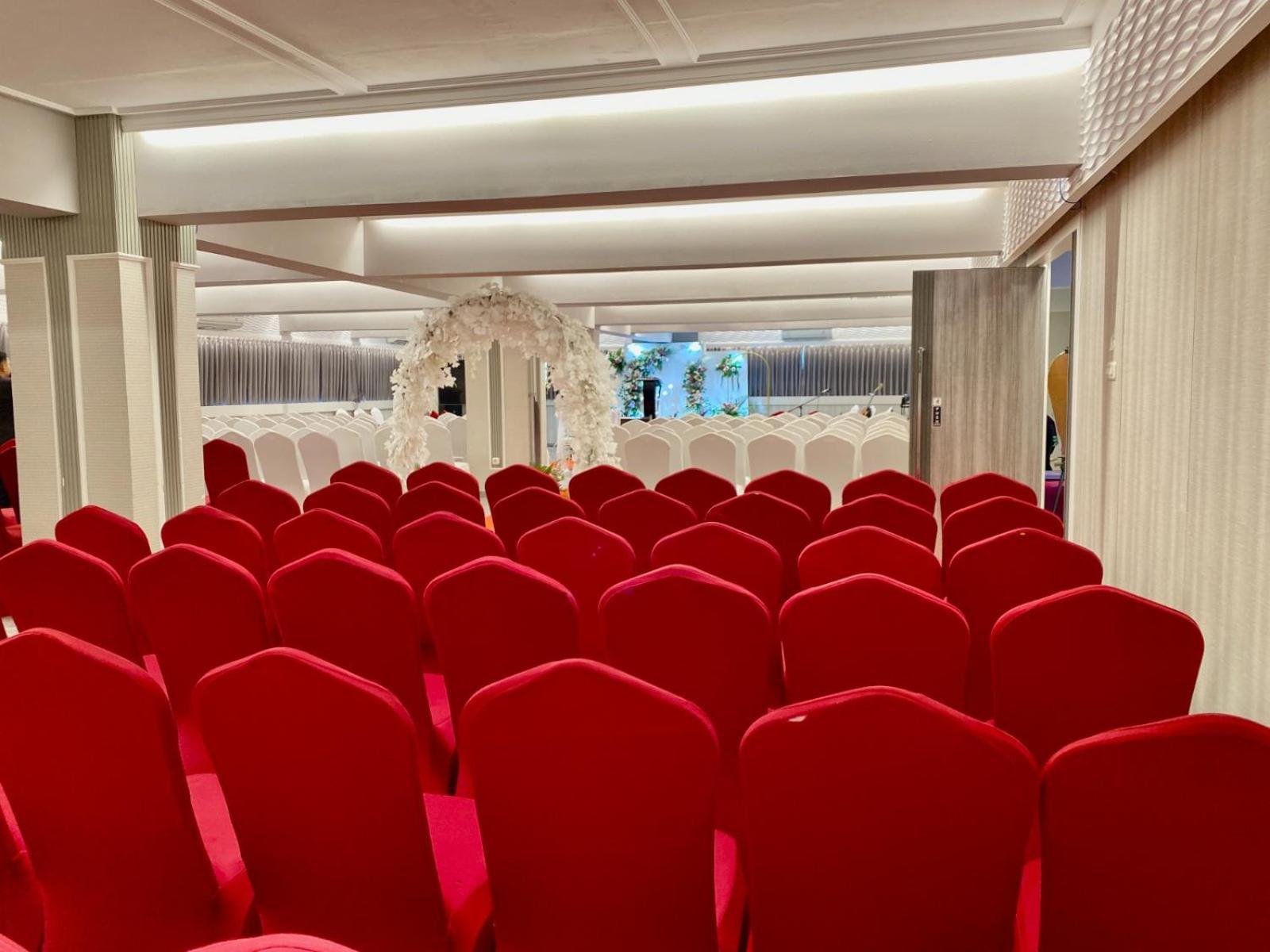 All Nite And Day Hotel Alam Sutera Серпонг Екстериор снимка